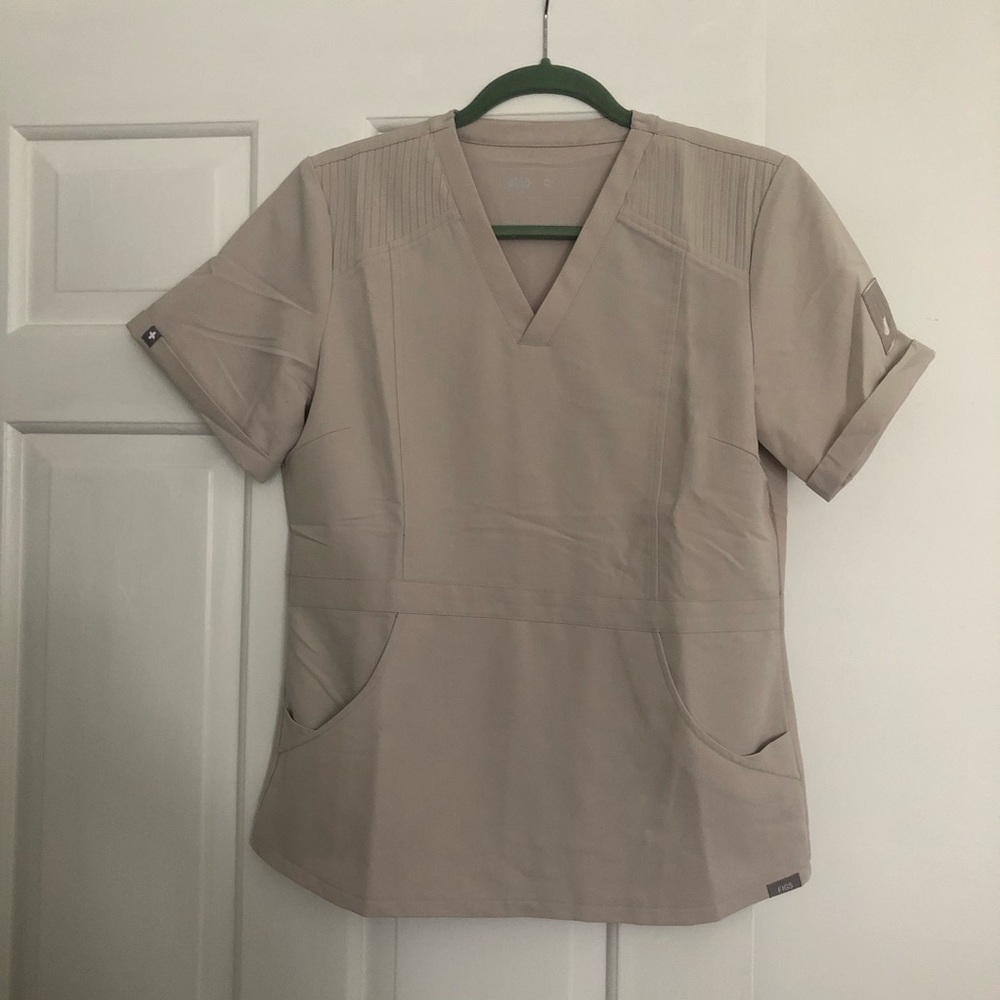 FIGS Limited edition Starts Wars Scrub top small